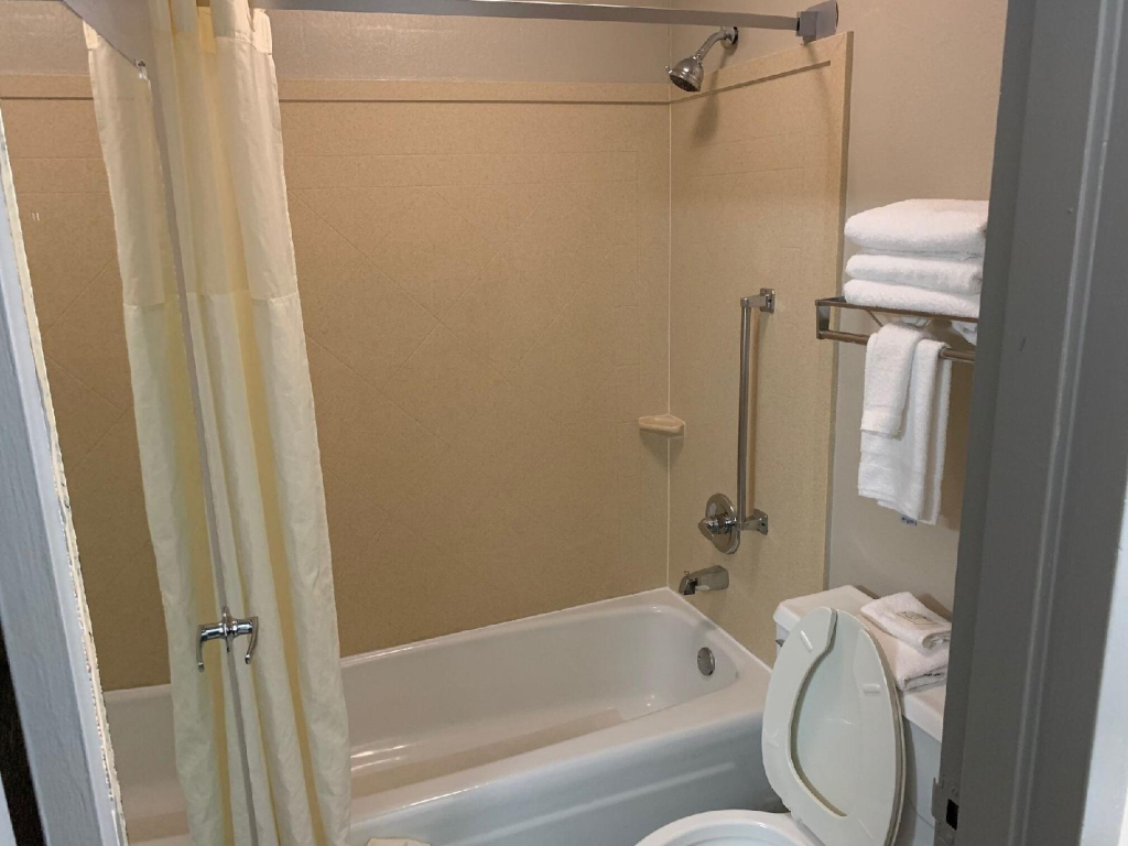 Holiday Inn Newport-I-40 Exit 435