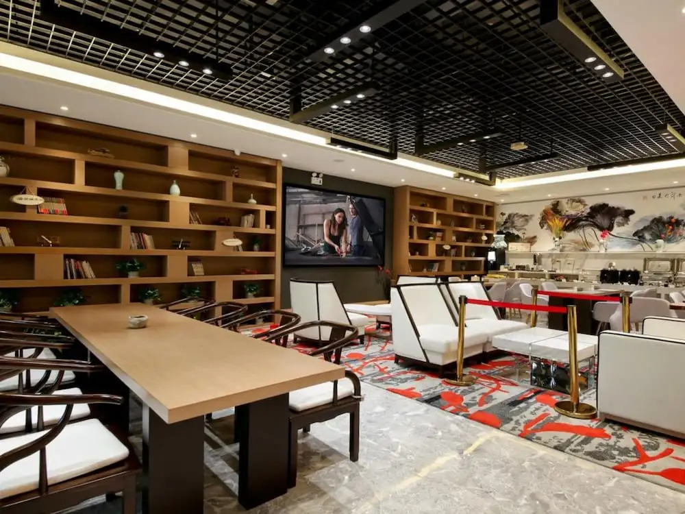 East Queen Hotel (Xi'an Beimen Metro Station)