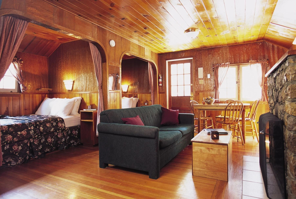 Pyramid Lake Lodge