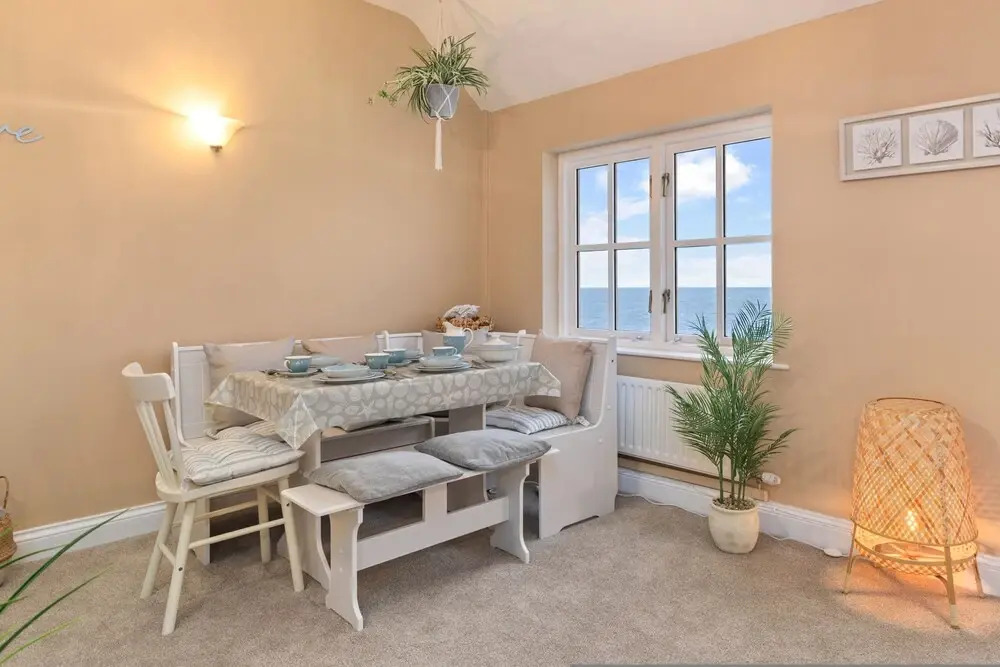 5 Sunny Cove - Direct Beach Access Sea Views