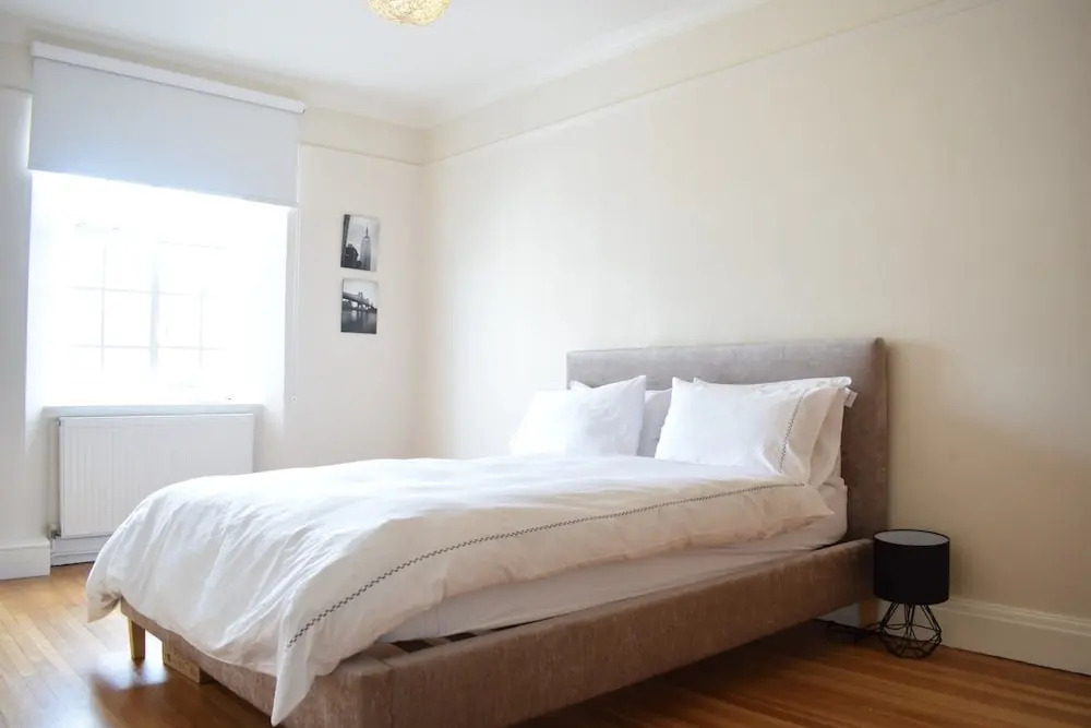 2 Bedroom Flat Near Hyde Park