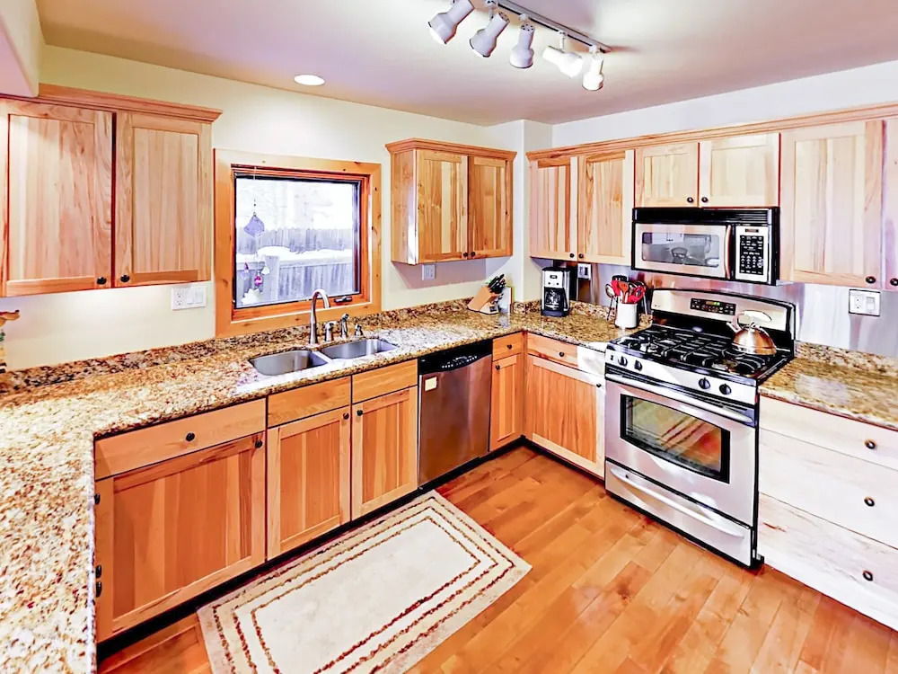 505 S 2nd - 5 Br Home