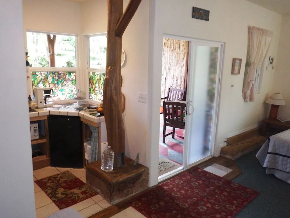 Aloha Crater Lodge