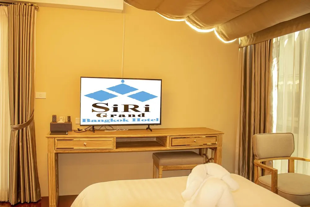 siri grand bangkok hotel