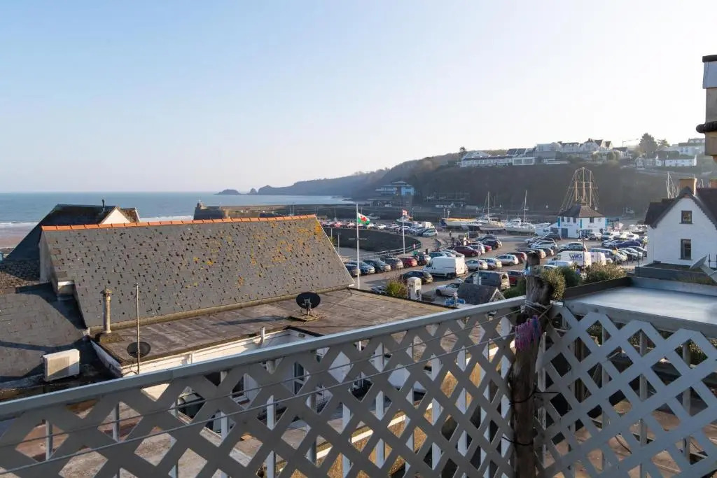 The Bay Apartment - Sea Views Village Centre
