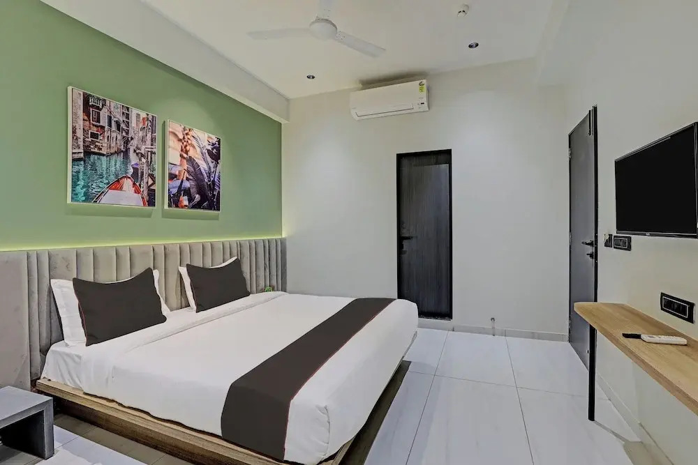 HOTEL LEE PLATINUM