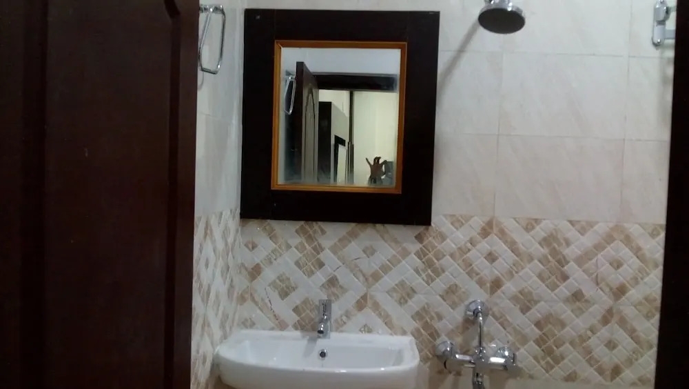 Divya Lodge & Hotel Rooms