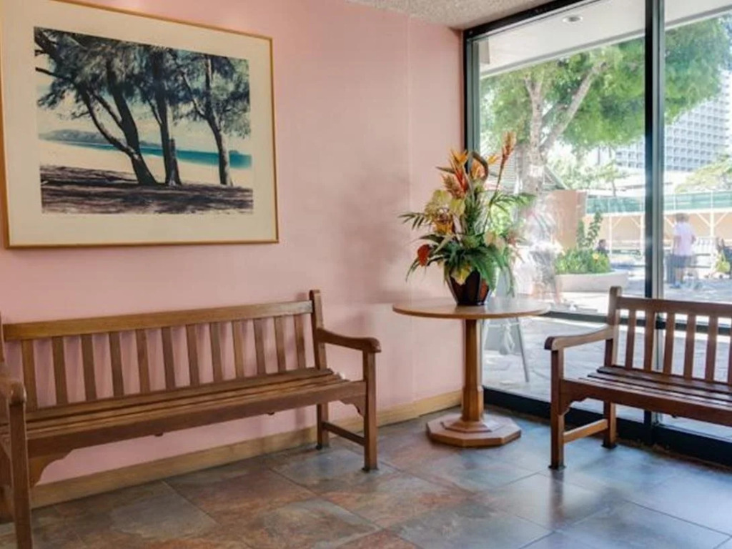Kuhio Banyan Hotel