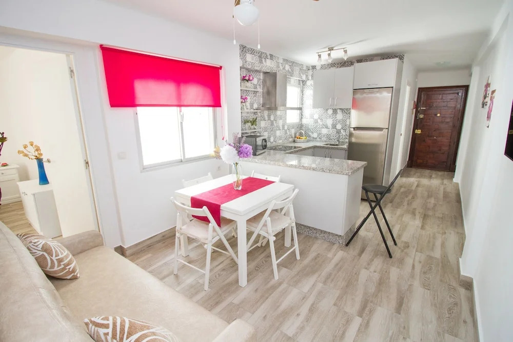 Modish 3 bedroom Apartment in Malaga by La Recepción