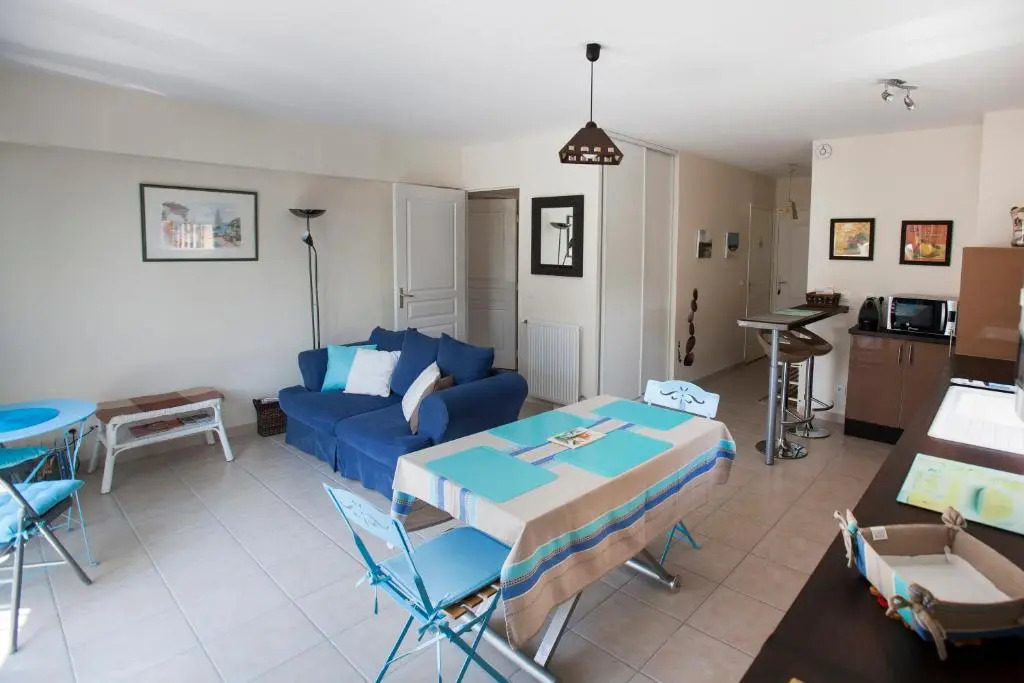Appart Résidence proche plage avec piscine et parking couvert privé