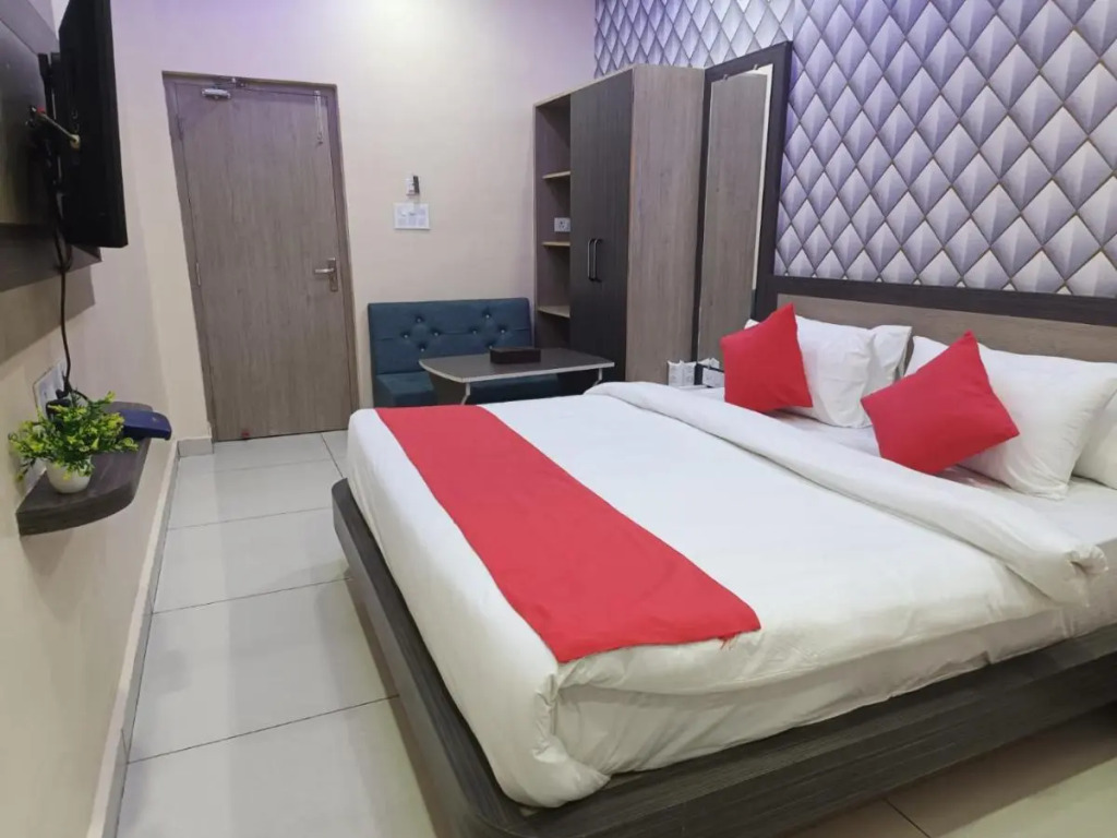 Hotel Embassy Grand
