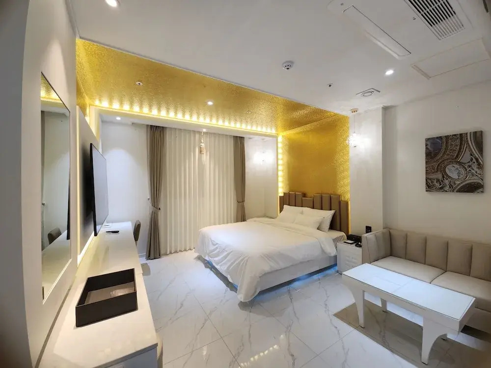 Vivid Hotel