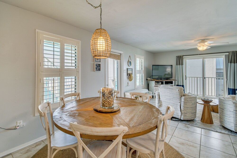 Oceanfront Gulf Shores Condo ~ 2 Mi to The Hangout