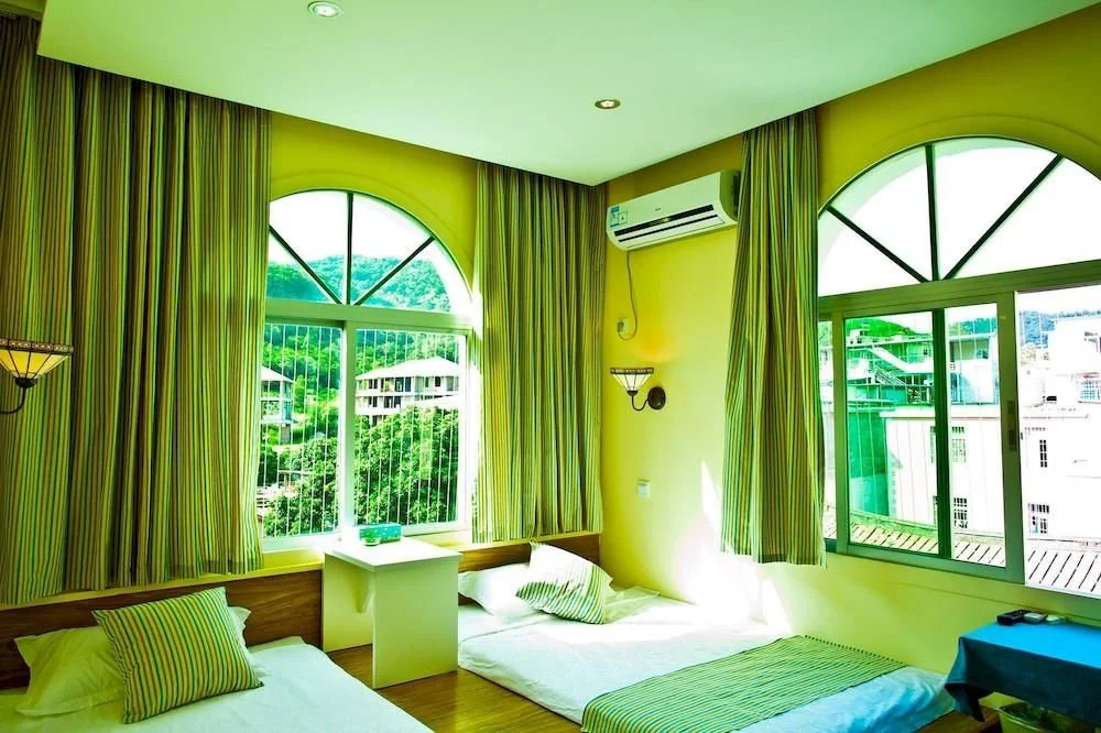 Chuxia Holiday Inn