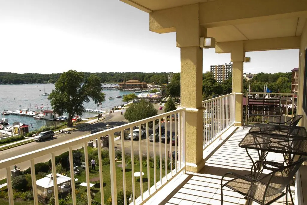 Bella Vista Suites Lake Geneva