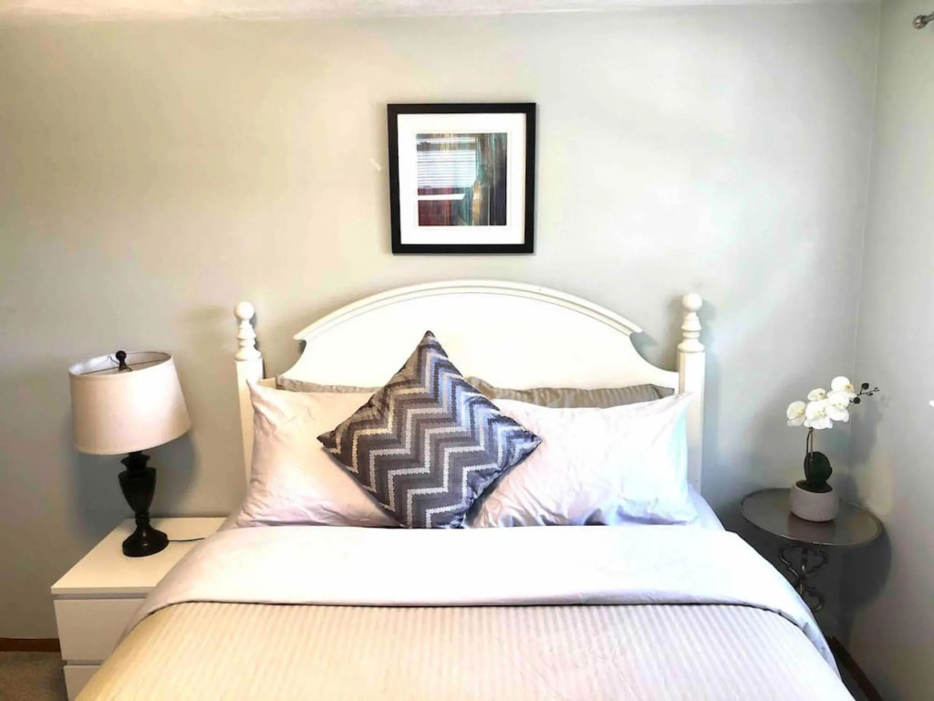 Comfortable safe 3bed flat near Boston