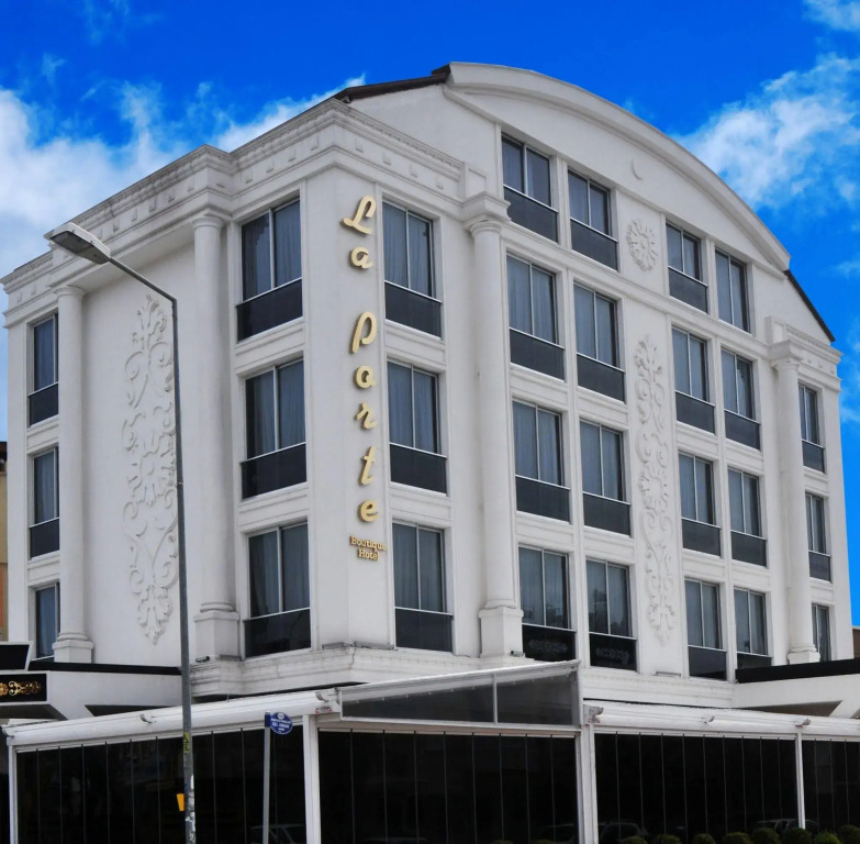 La Porte Hotel