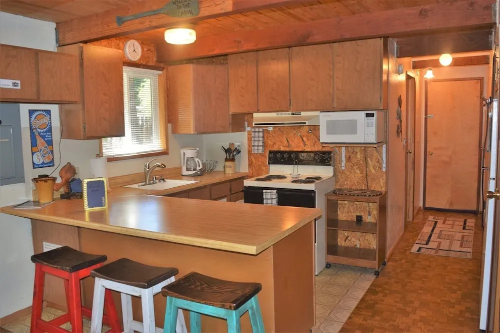 Papa`s Packwood Cabin