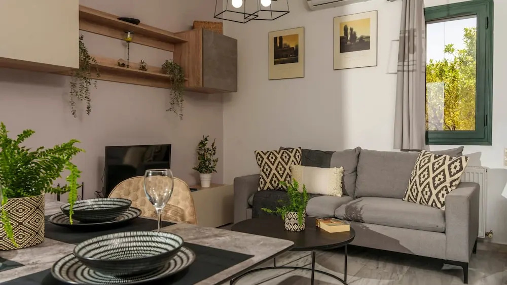 Seaside Gem near Heraklion, Villa Maros Getaway