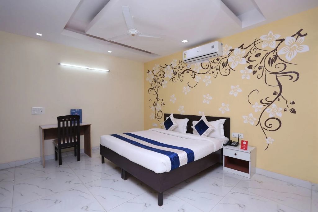 Hotel Golden Tree by OYO Rooms
