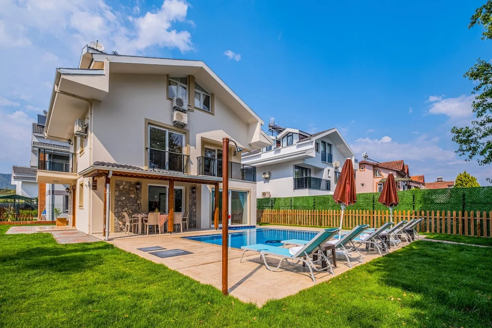 Lilly Villa 1