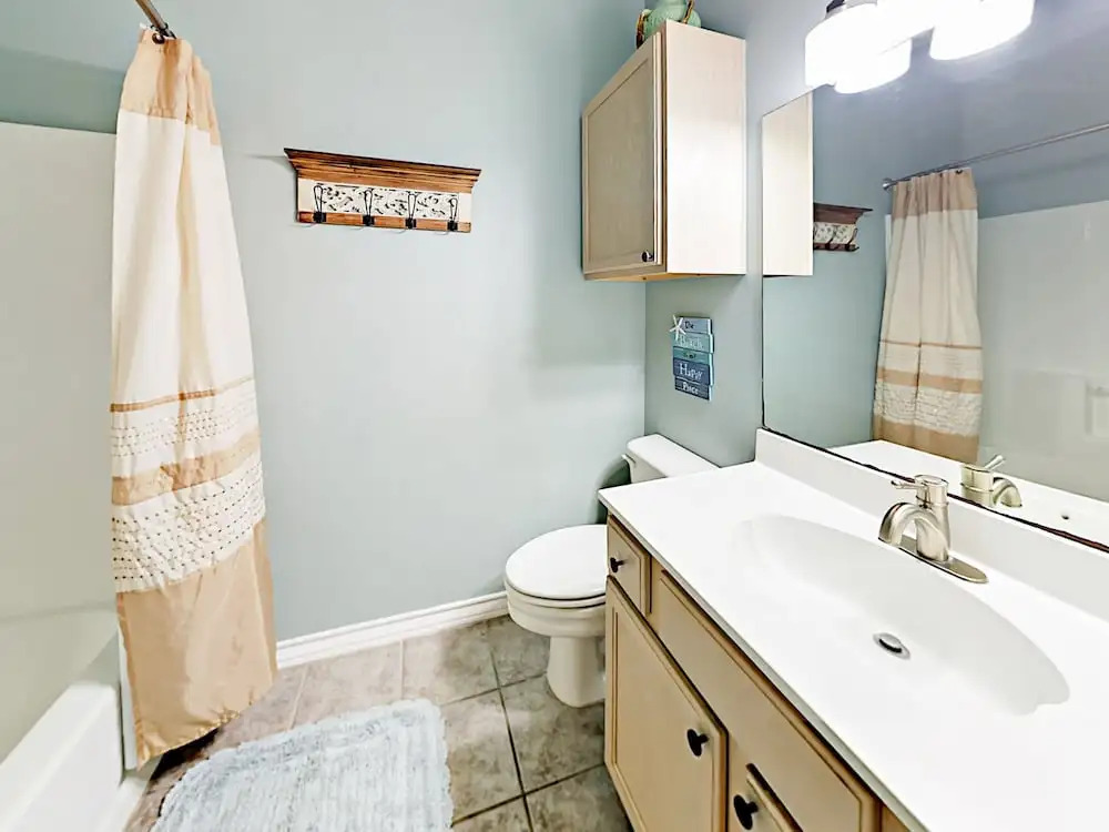 15102 Leeward Drive Condo Unit 603 3 Bedrooms 2.5 Bathrooms Condo