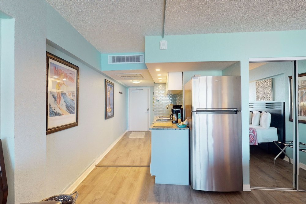 Hawaiian Inn 322