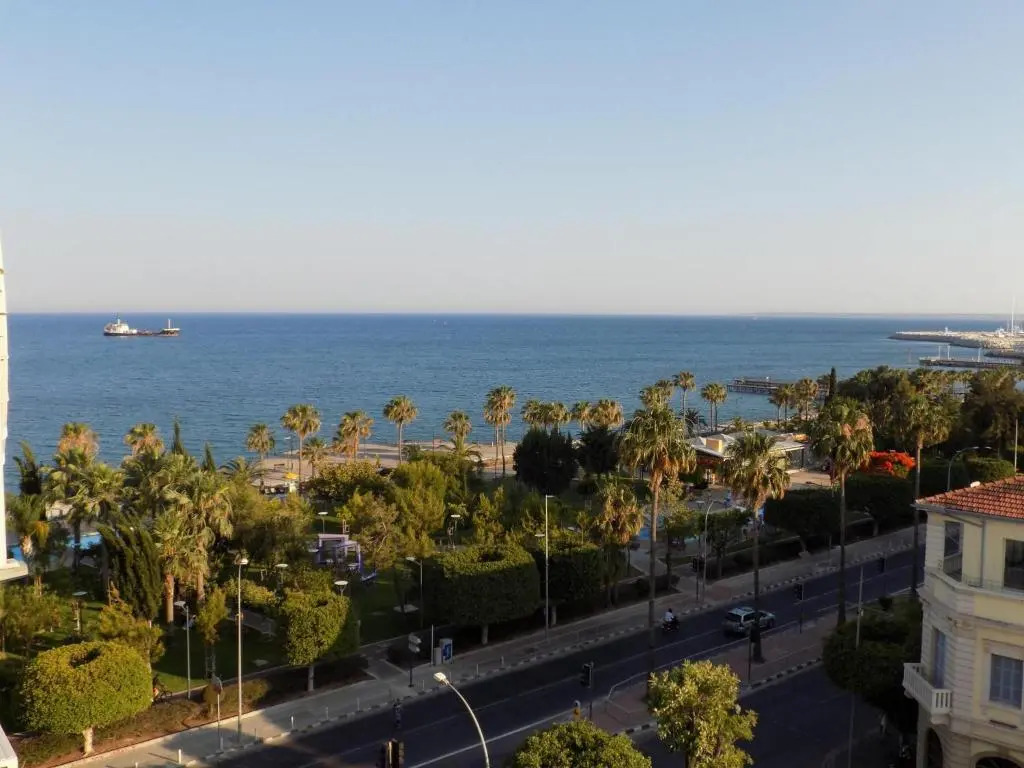 2b Boutique Seafront Apartment Olympic Beach