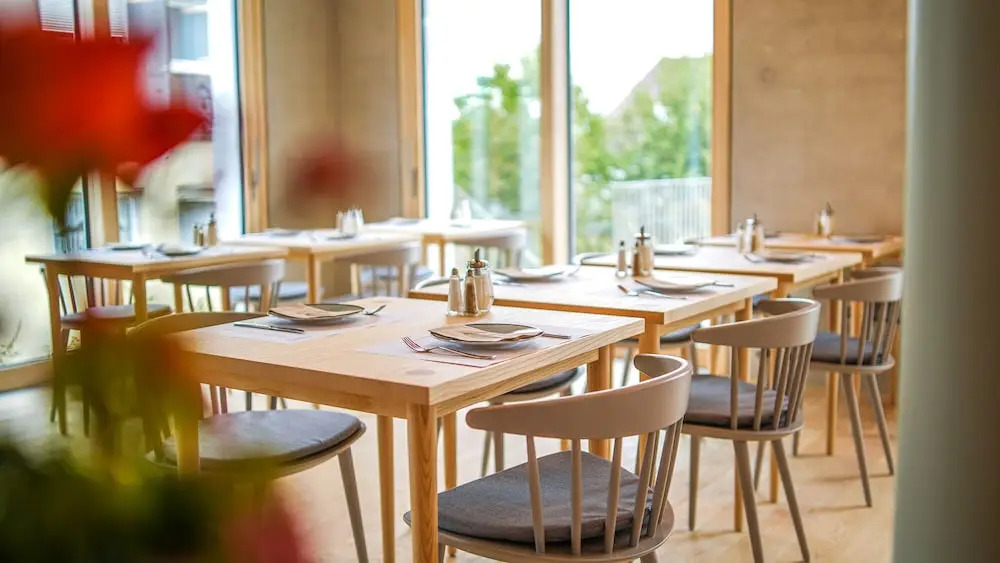 Hotel Bergamo Modern & zentral in Ludwigsburg 24h Check in 3 Min zum Schloss nachhaltiges Hotel in Holzbauweise