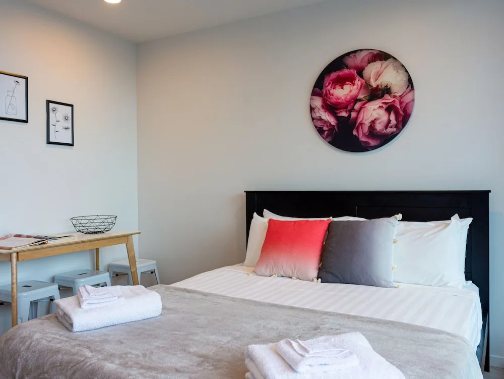 Brand New Spacious Studio Apt, Pool, Gym & Sauna