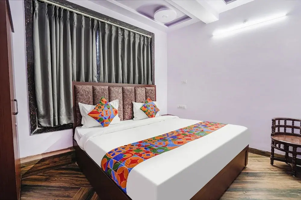 FabHotel Raghav Raj Inn - Nr Bharat Kala Bhavan