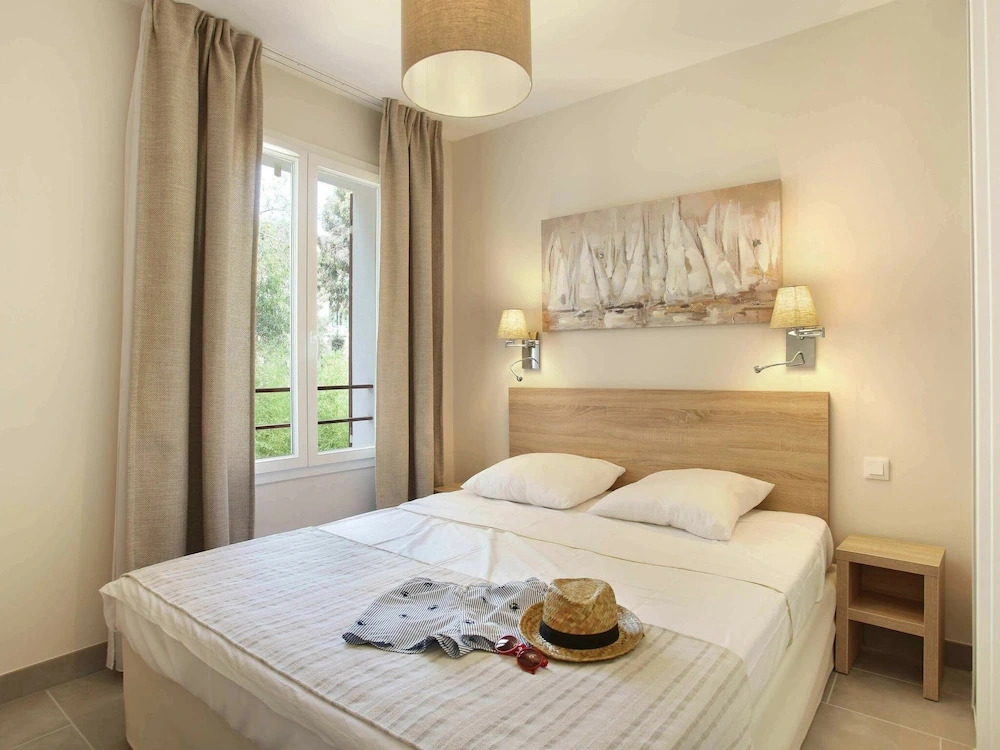 Beautiful apartment with balcony or terrace, near the beach