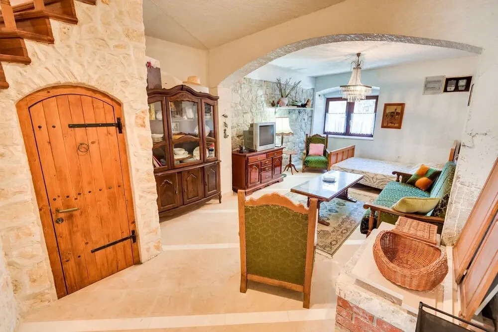 Land - 100m From the sea - A2