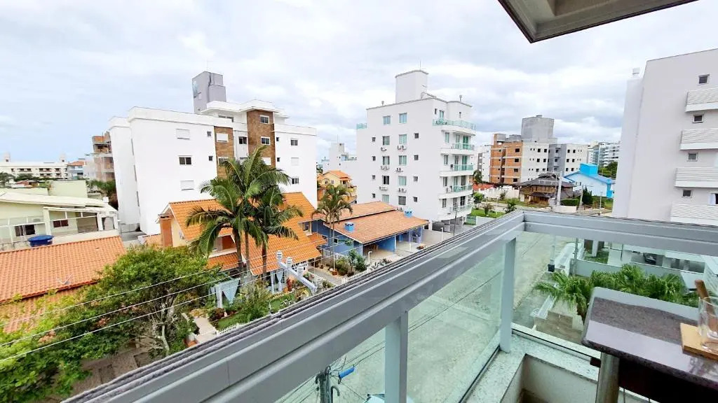 Residencial Renata - Apartamento na Praia de Palmas - 3 dormitórios a 300m da Praia