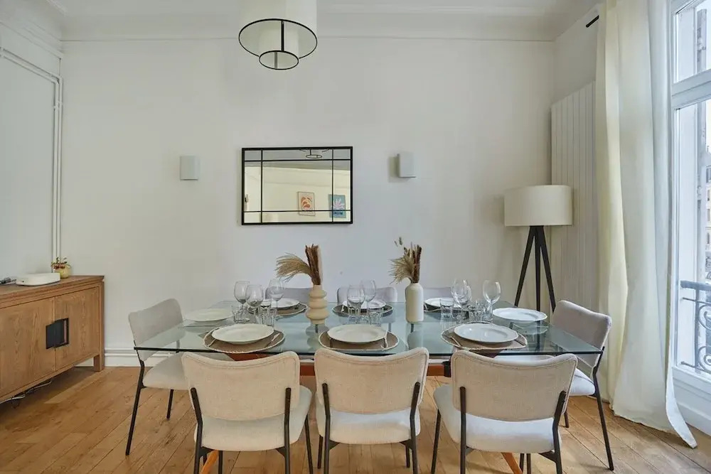 Superb Apartment Center of Paris-montmartre