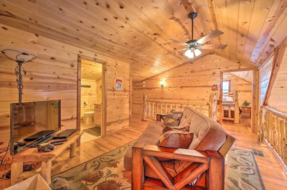 Hot Tub: 'little Bear's Pond' Broken Bow Cabin