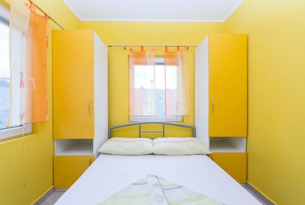 Apartment Mahnet