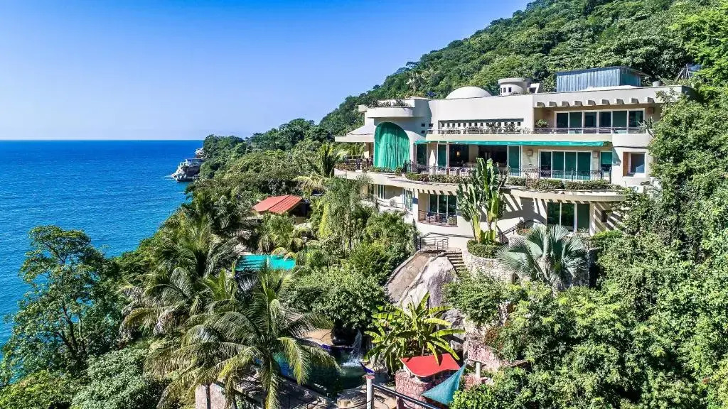 Luxury Ocean Frontage Boutique Suites