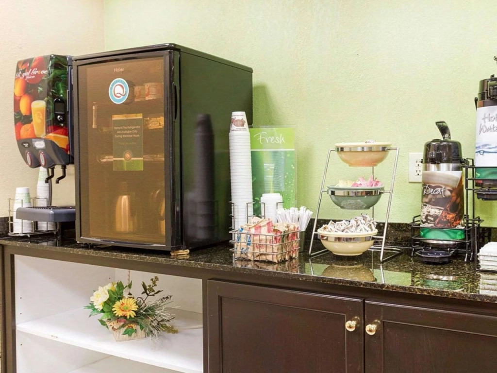 Quality Inn & Suites near Six Flags - Austell