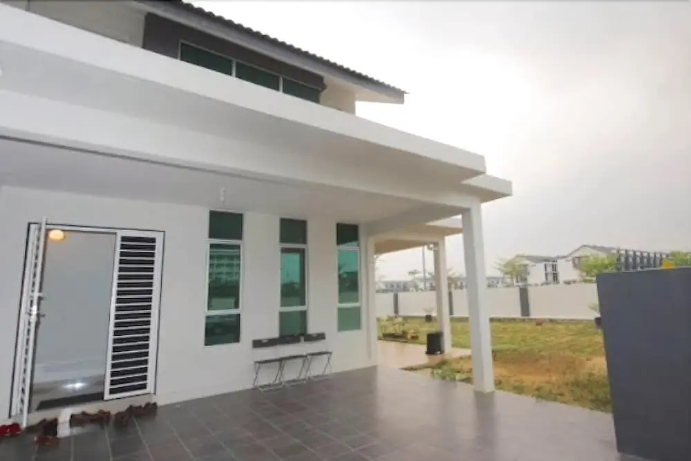 Dr. Shaz Summer House