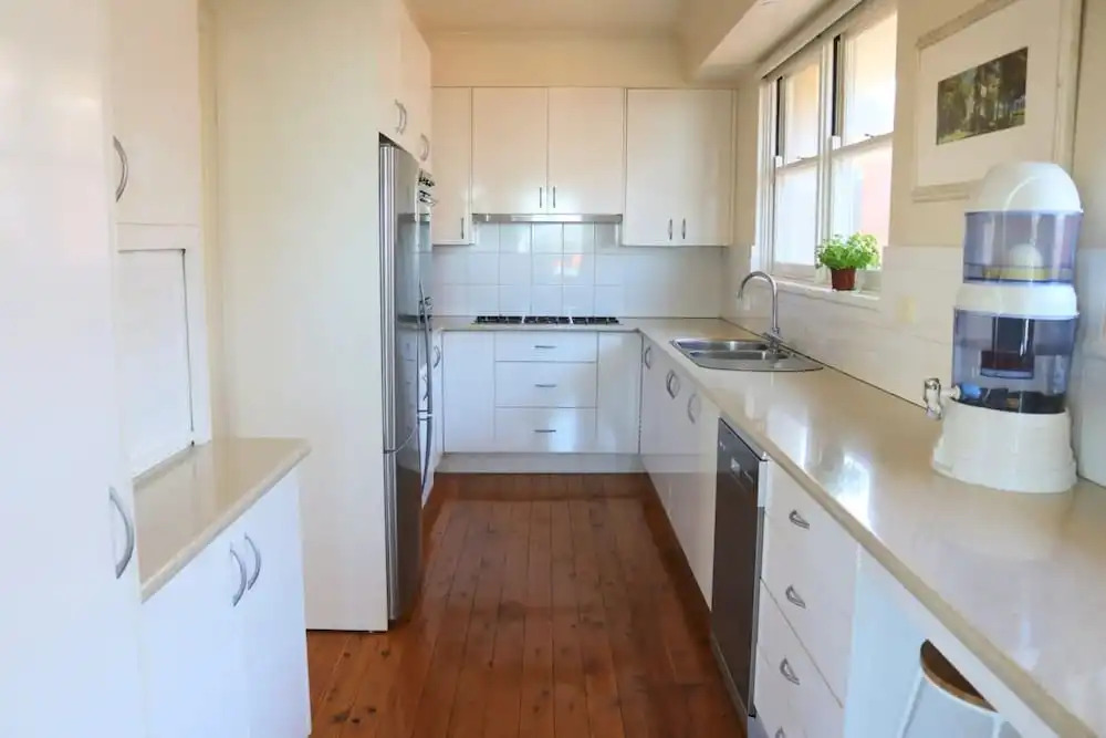 Spacious 4 Bedroom Seaside Gem