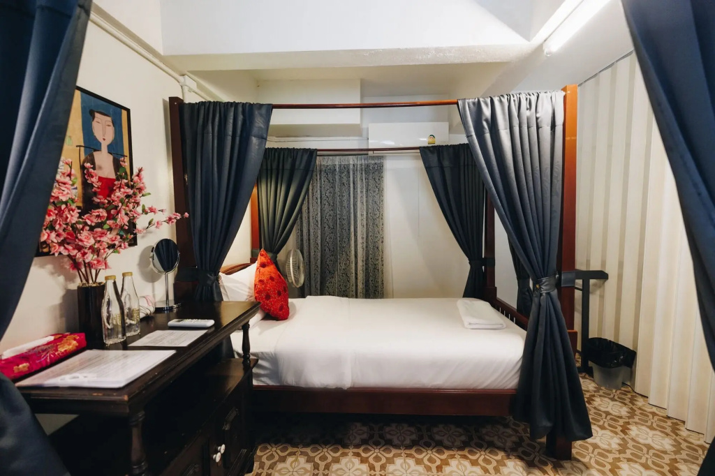 Sleeper House