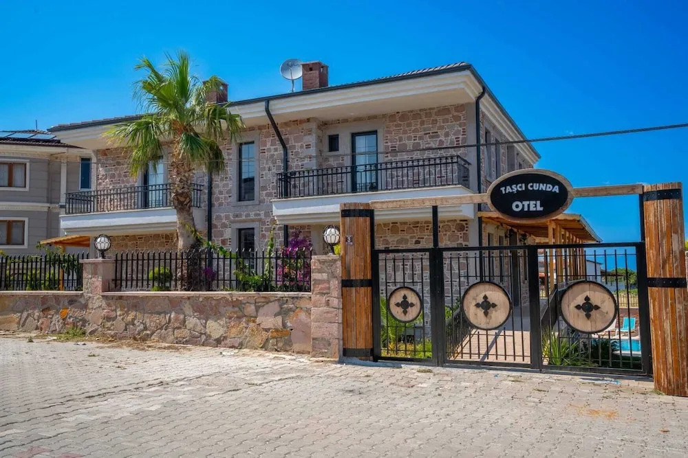Cunda Tasci Otel
