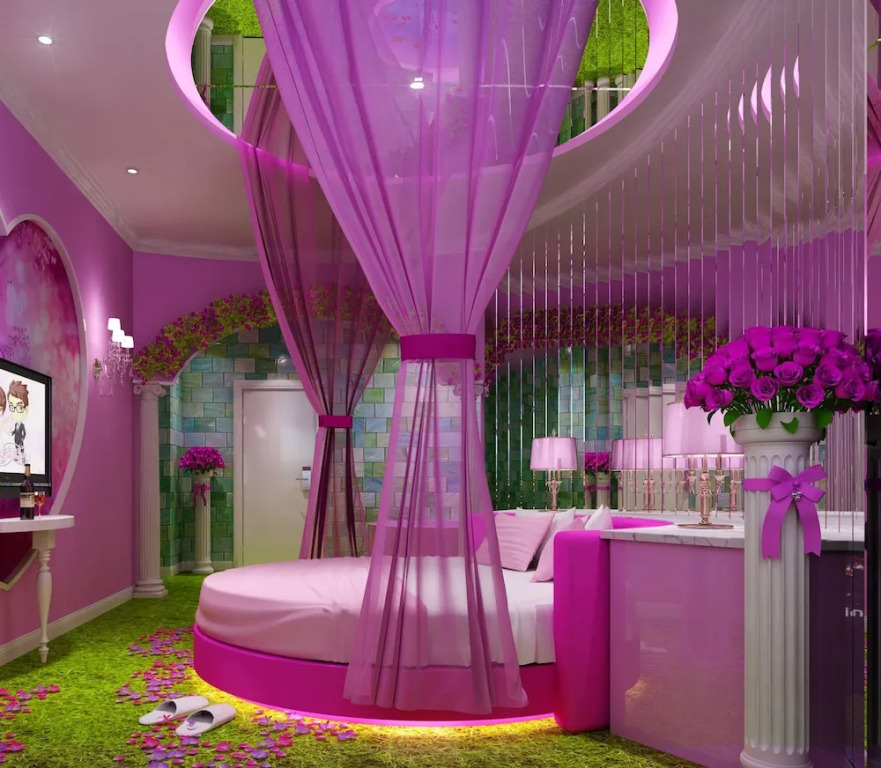Dreamhouse Theme Hotel