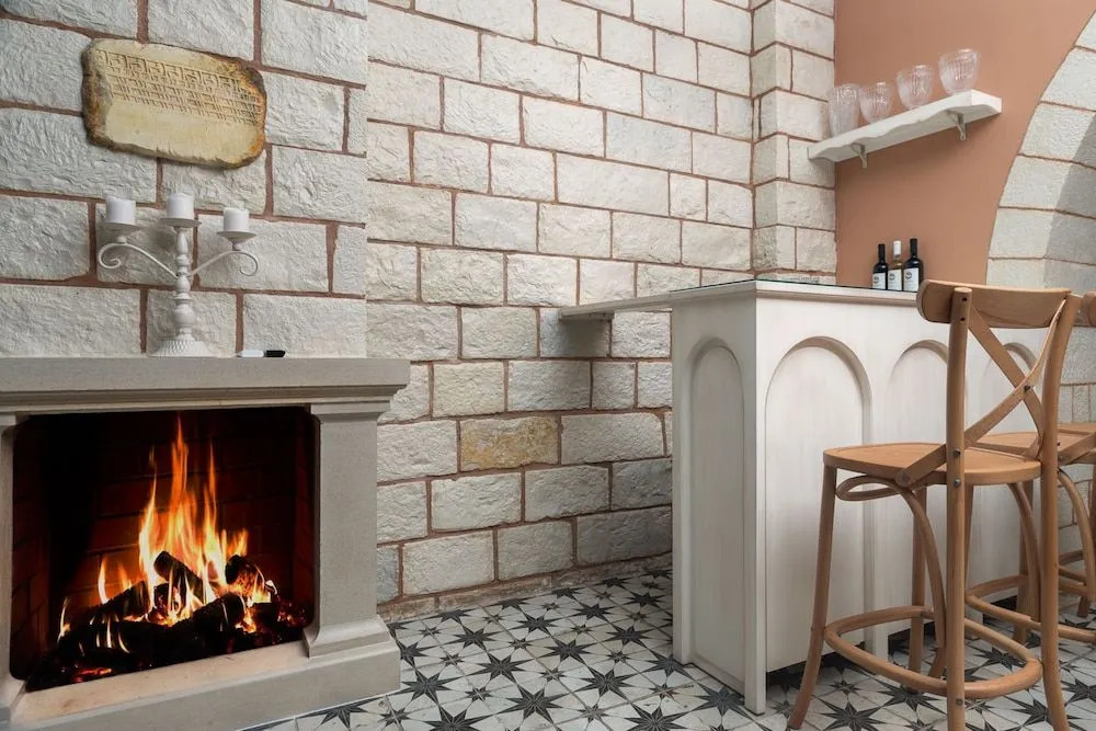 Estia Luxury Living