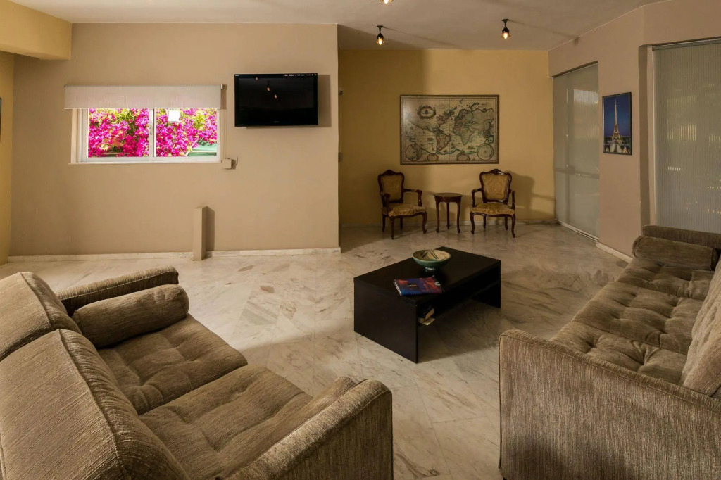 Elotia Hotel