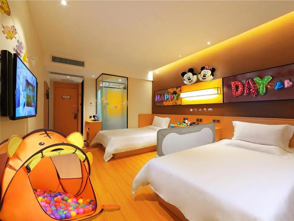 IU Hotel Shanghai Songjiang Chedun Film Park Branch