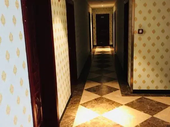 7 xing Ge Business Hotel