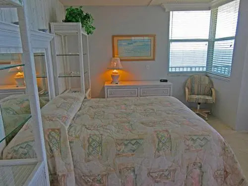 Estero Beach & Tennis #1103B Apartment