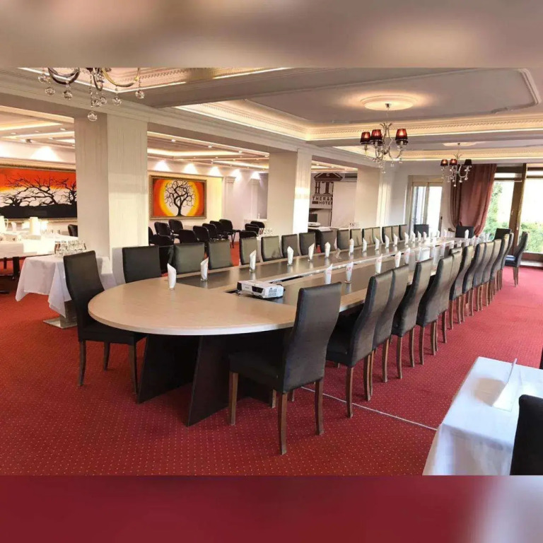 Theranda Hotel